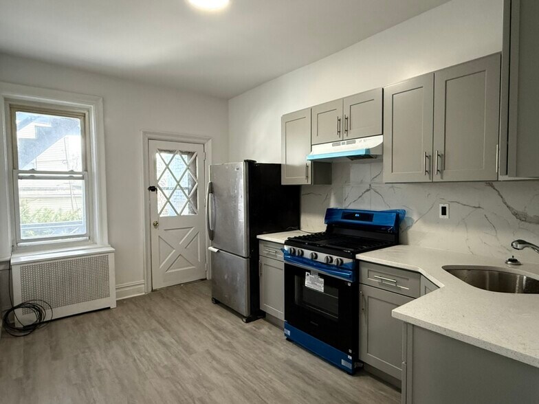 More Photos Of 872 Broadway, Bayonne Office For Sale