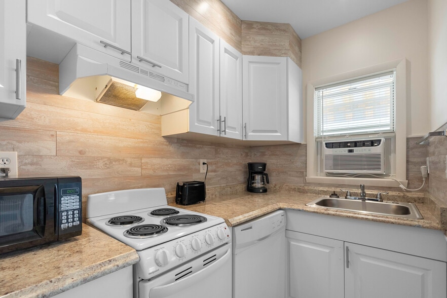 More Photos Of , Hollywood Hospitality For Sale