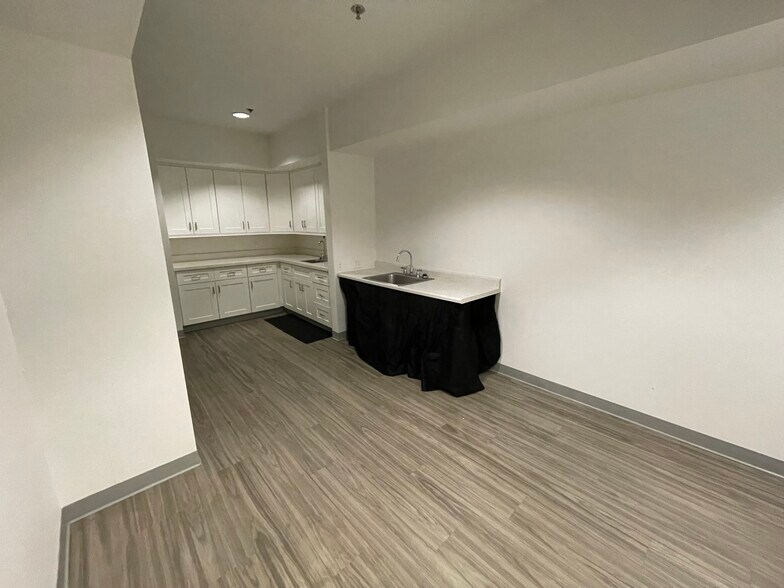 More Photos Of 805 Aerovista Pl, San Luis Obispo Loft Creative Space For Sale