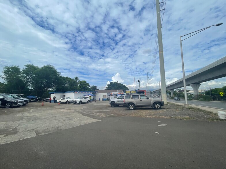 Primary Photo Of 98-291 Kamehameha Hwy, Aiea General Retail For Lease