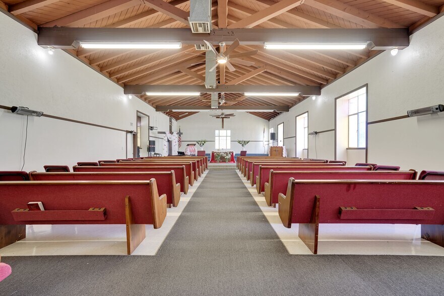 More Photos Of 109 S Aprilia Ave, Compton Religious Facility For Sale