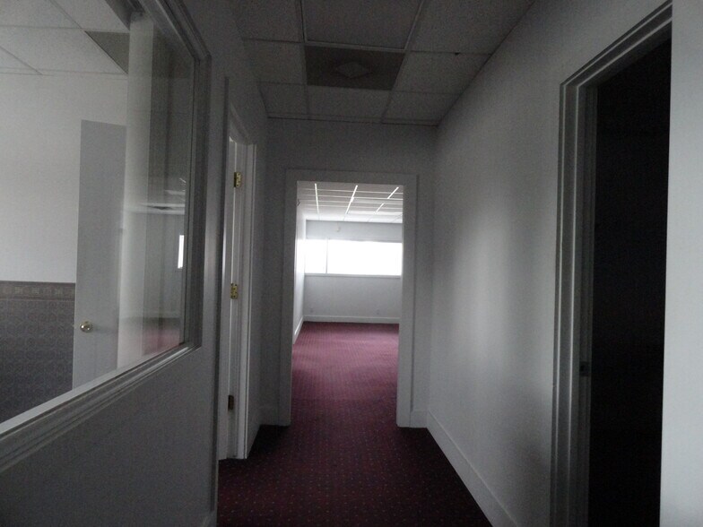 More Photos Of 6015 W Pierson Rd, Flushing Office For Sale