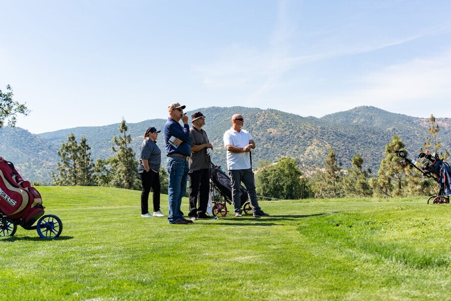 More Photos Of 41117 Sierra Dr, Three Rivers Golf Course Driving Range For Sale