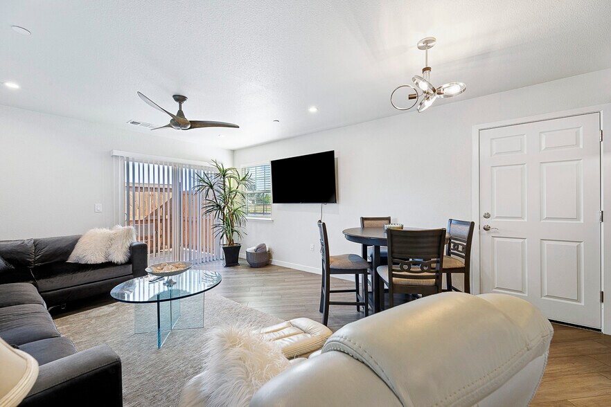 More Photos Of 5860 W Santa Ana Ave, Fresno Apartments For Sale