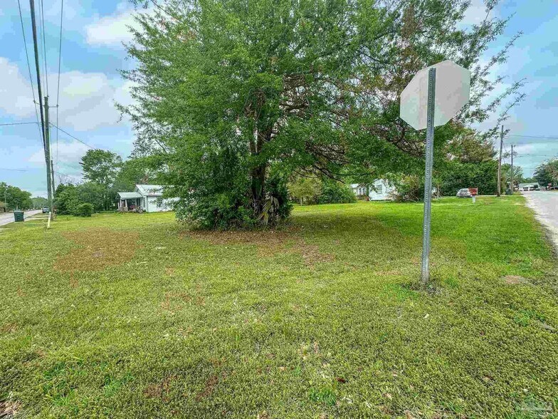 More Photos Of 5378 Alabama St, Milton Multifamily For Sale