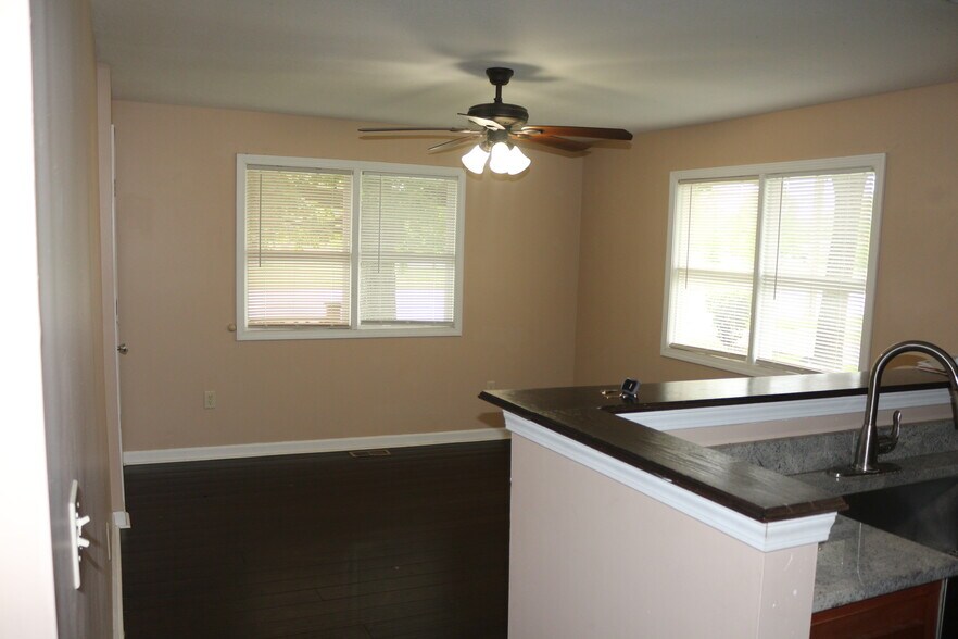 More Photos Of 1708 S Main St, South Jacksonville Apartments For Sale