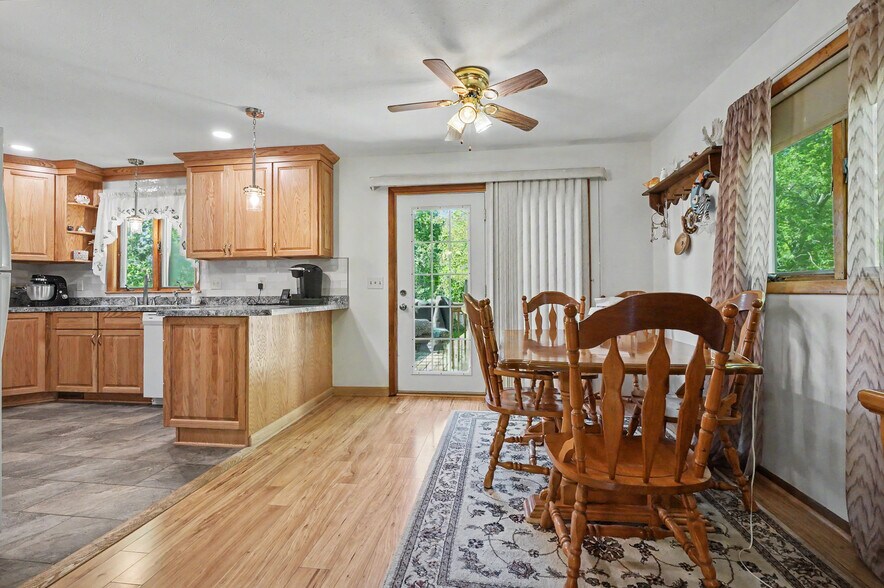 More Photos Of 4250 Herr Fieldhouse Rd, Southington Veterinarian Kennel For Sale