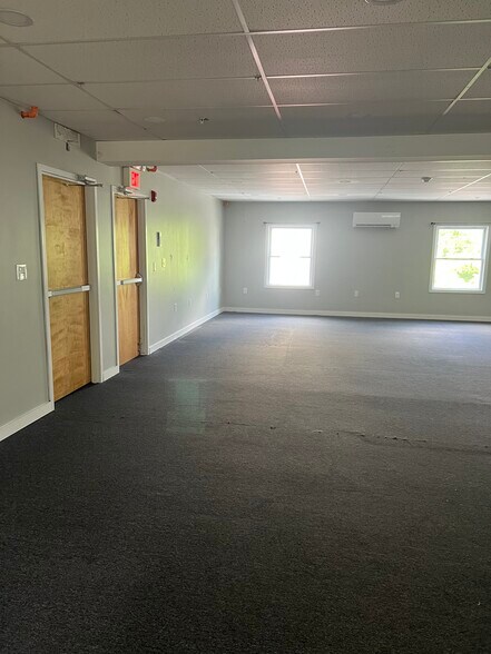 Primary Photo Of 71 Pleasant St, Leominster Medical For Lease