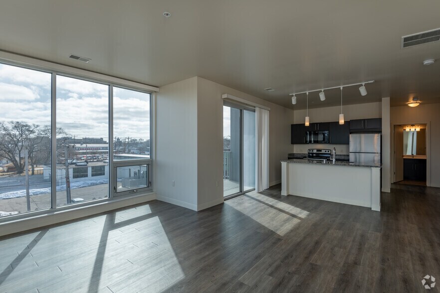 More Photos Of 1320 S 1st St, Milwaukee Apartments For Lease