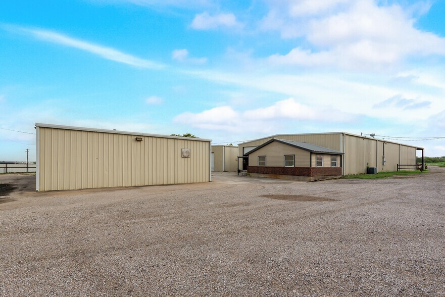 More Photos Of 4331 Cement Valley Rd, Midlothian Warehouse For Sale