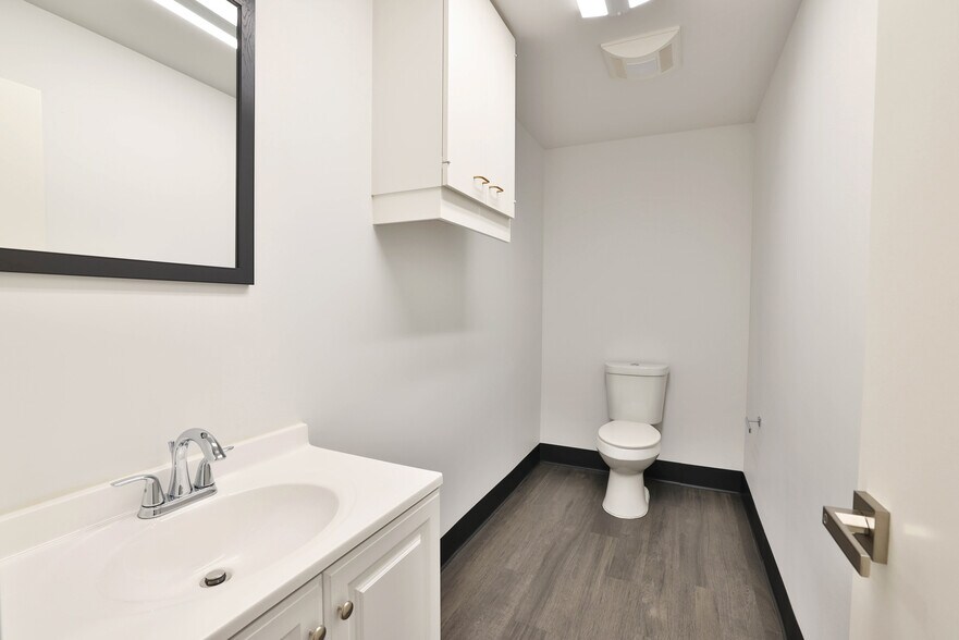 More Photos Of 2504 Samaritan Dr, San Jose Medical For Lease