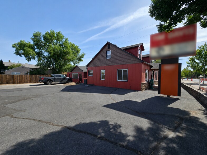 Primary Photo Of 1427 SW Highland Ave, Redmond Serviced Offices For Sale