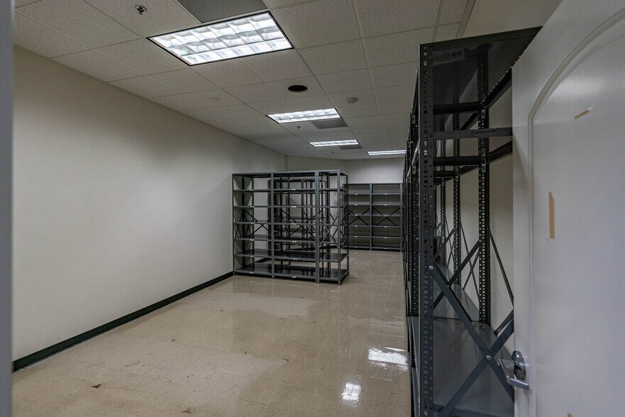 More Photos Of 314-320 E Avenue K6, Lancaster Industrial For Lease