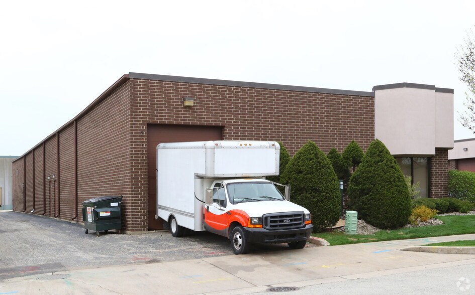 More Photos Of 400 Frontier Way, Bensenville Industrial For Sale