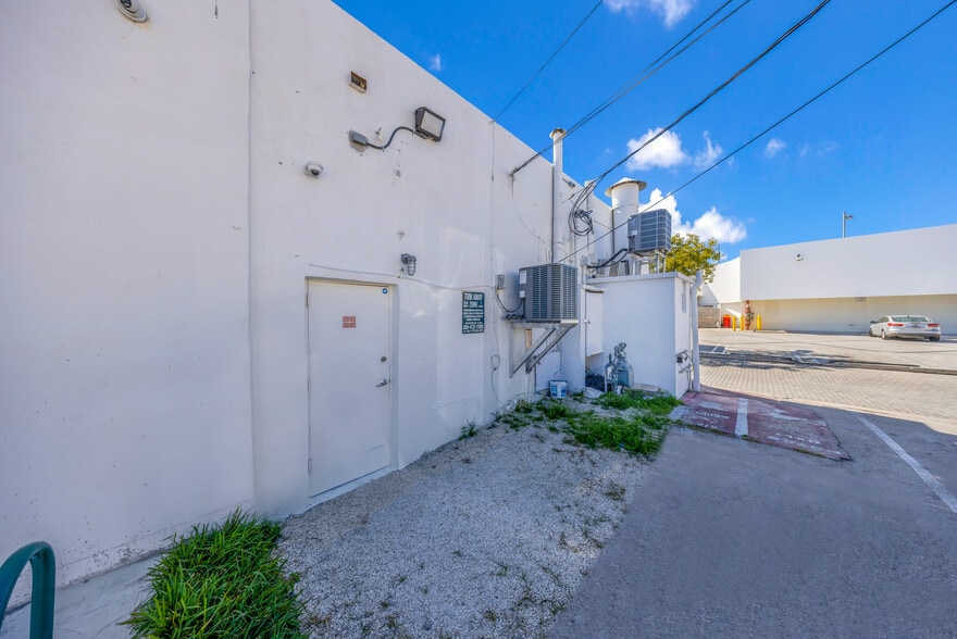 More Photos Of 1975-1977 71st St, Miami Beach Storefront For Lease