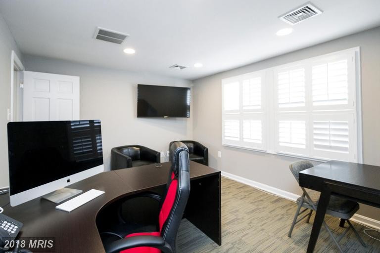 More Photos Of 169 Broadview Ave, Warrenton Loft Creative Space For Lease