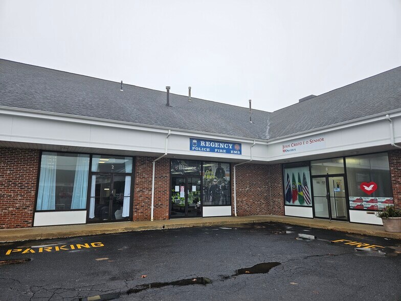 More Photos Of 11 Enterprise Rd, Hyannis Storefront For Lease