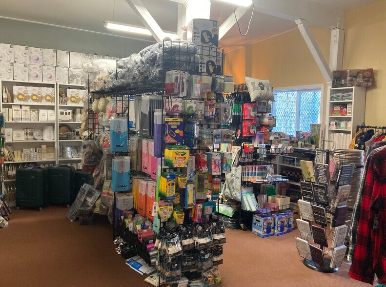 More Photos Of 870 Hartnell Ave, Redding Garden Center For Sale