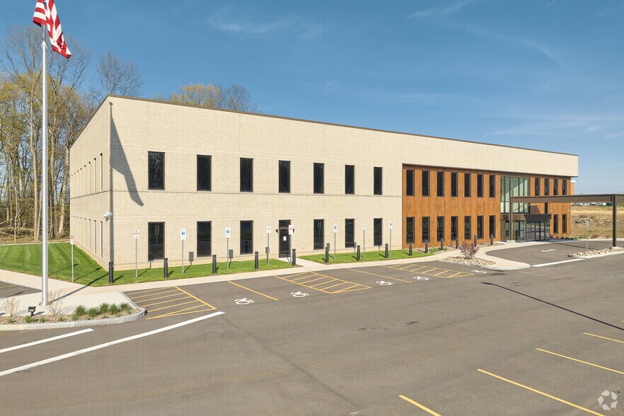 More Photos Of 130 Canal Landing Blvd, Greece Medical For Lease