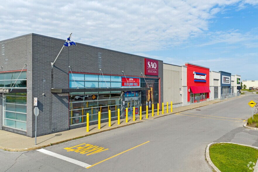More Photos Of 5205 Boul Robert-Bourassa, Laval Unknown For Lease
