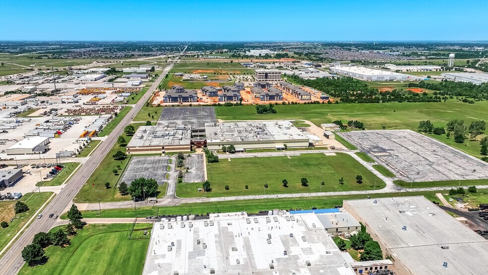 More Photos Of 10321 W Reno Ave, Oklahoma City Manufacturing For Lease