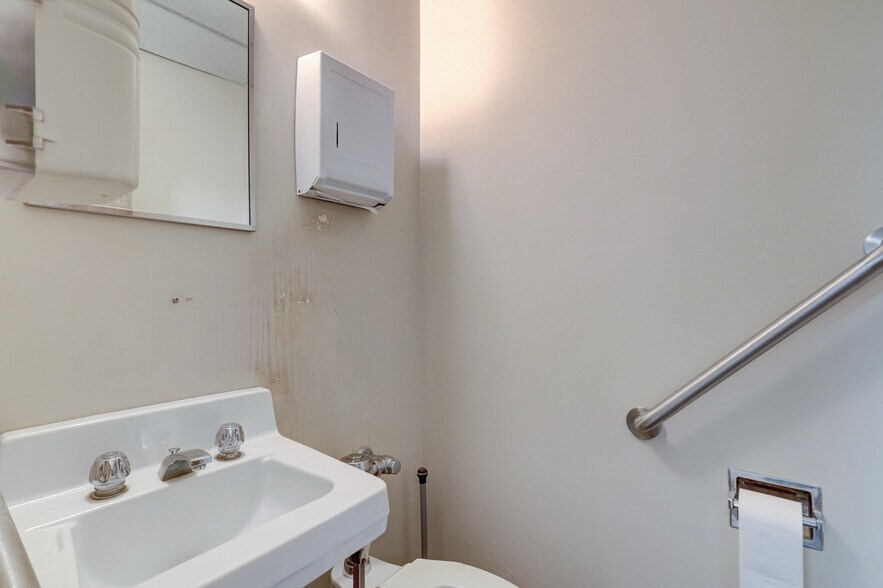 More Photos Of 3100 S Elm Pl, Broken Arrow Medical For Lease