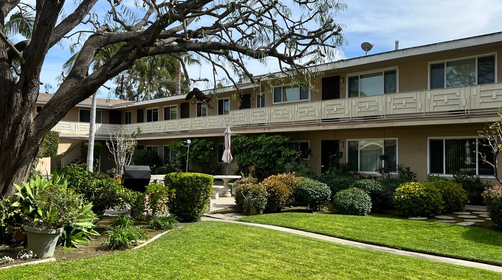 More Photos Of 343 S Bedford Rd, Orange Apartments For Sale