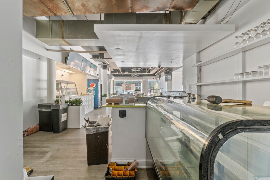 More Photos Of 429 N Eutaw St, Baltimore Office For Sale