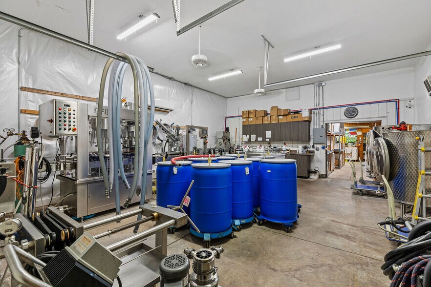 More Photos Of 877 State Fair Blvd, Solvay Storefront For Sale