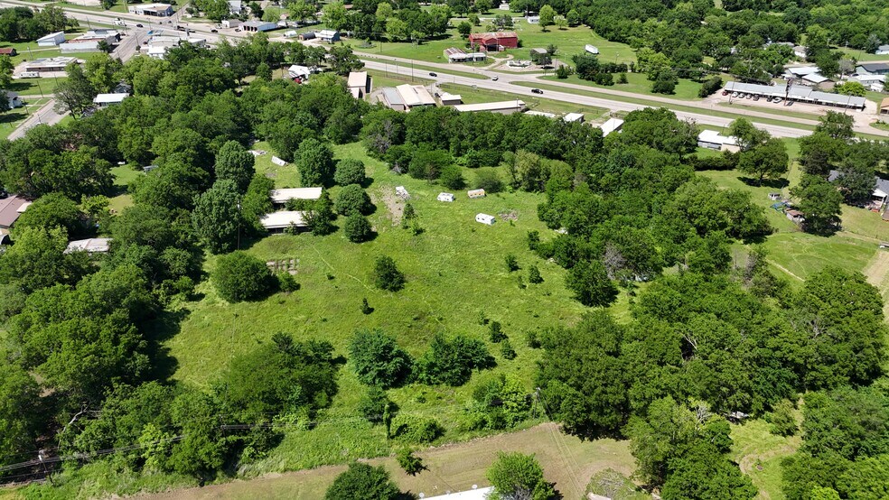 More Photos Of 118 E US Highway 69, Point Self Storage For Sale