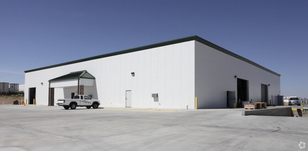 More Photos Of 9517 Commerce Way, Adelanto Warehouse For Sale