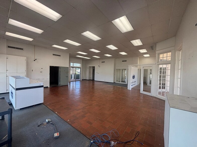 More Photos Of 9361 Mansfield Rd, Shreveport Office For Lease