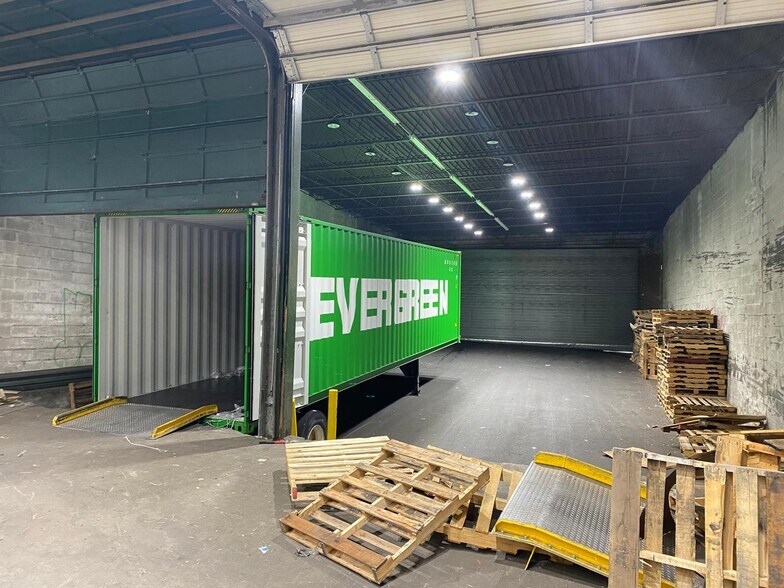 More Photos Of 293-309 Marshall St, Paterson Warehouse For Lease