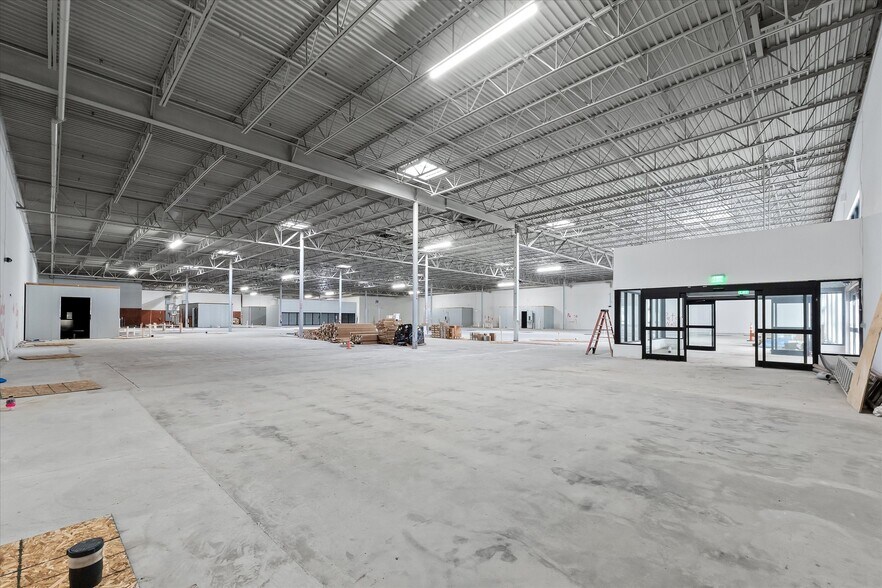 More Photos Of 2651 S Rochester Rd, Rochester Hills General Retail For Lease