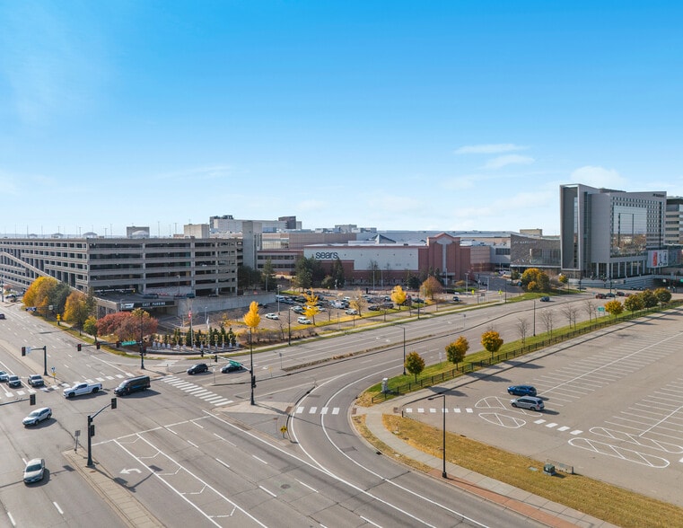 More Photos Of 2000 N E Ct, Bloomington Department Store For Sale