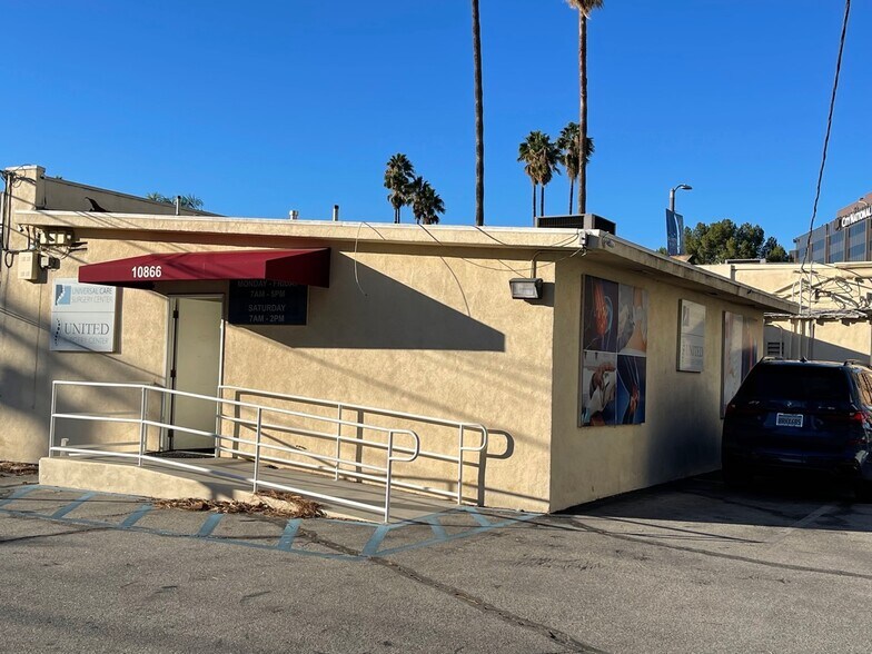 More Photos Of 10866 Riverside Dr, North Hollywood Hospital For Lease