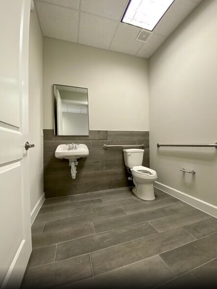 More Photos Of 6110 Sienna Ranch Rd, Missouri City Medical For Lease