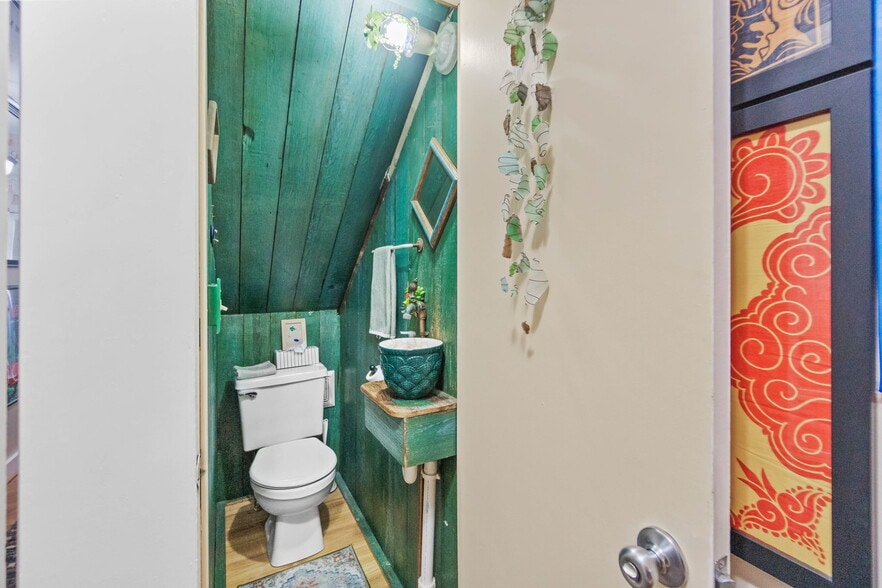 More Photos Of 1748 Georgia St, Alford Specialty For Sale