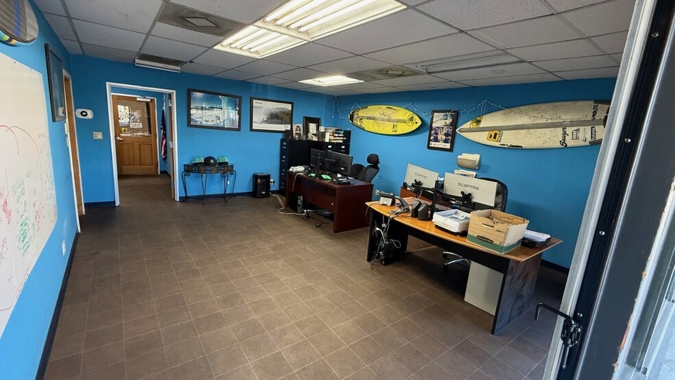 More Photos Of 8223-8227 Remmet Ave, Canoga Park Warehouse For Lease