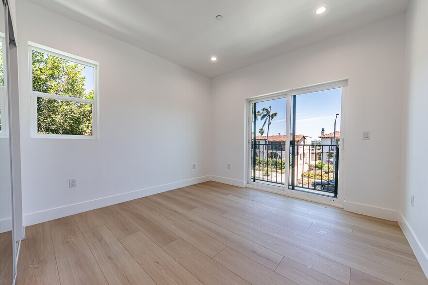 More Photos Of 1557 S Ogden Dr, Los Angeles Apartments For Sale