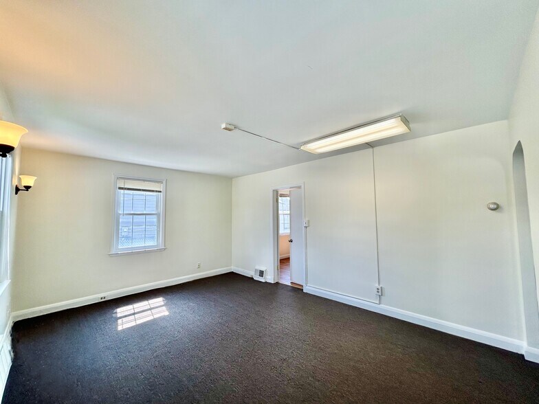 More Photos Of 203 Old Padonia Rd, Lutherville Timonium Office For Lease