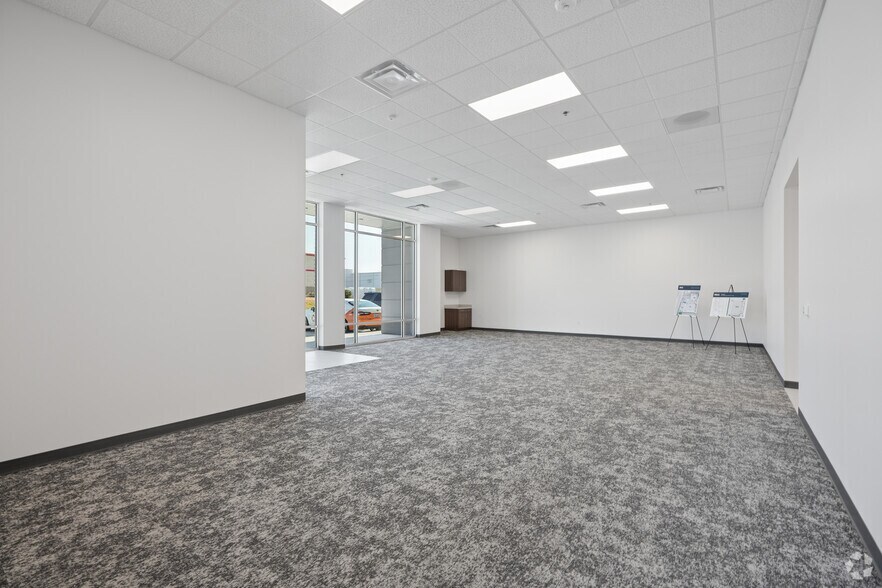More Photos Of 3210 N Central Expy, McKinney Unknown For Lease