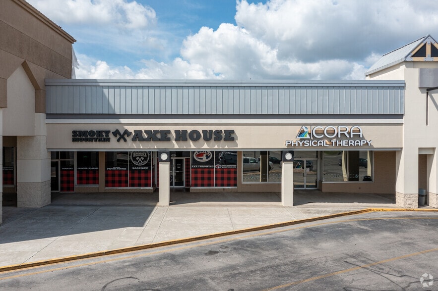 More Photos Of 126-256 S Calderwood St, Alcoa Unknown For Lease