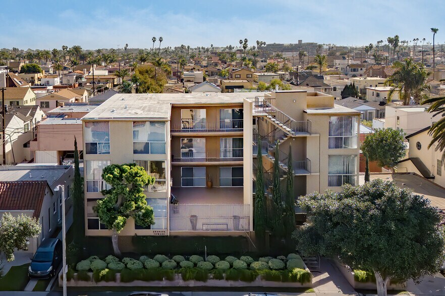 Primary Photo Of 222 Granada Ave, Long Beach Apartments For Sale