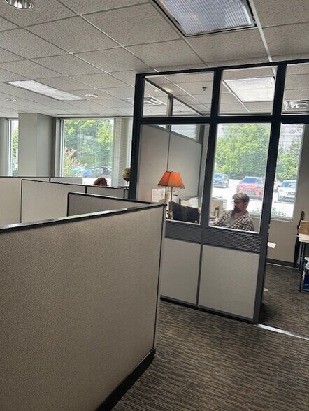 More Photos Of 8320 E Walker Springs Ln, Knoxville Office For Lease