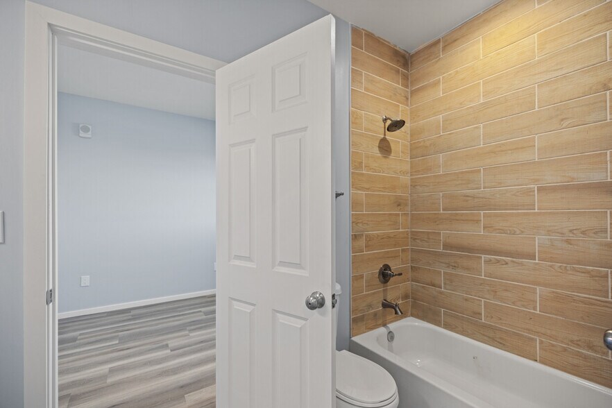 More Photos Of 1916 15th St SE, Washington Apartments For Sale