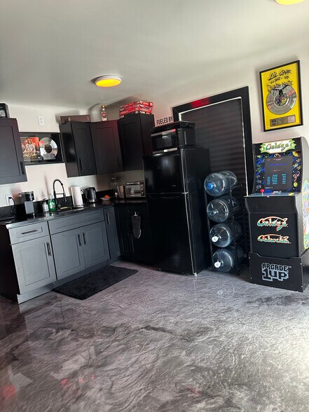 More Photos Of 5520-5522 Cahuenga Blvd, North Hollywood Freestanding For Sale