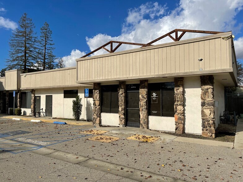 Primary Photo Of 4000 San Dimas St, Bakersfield General Retail For Lease