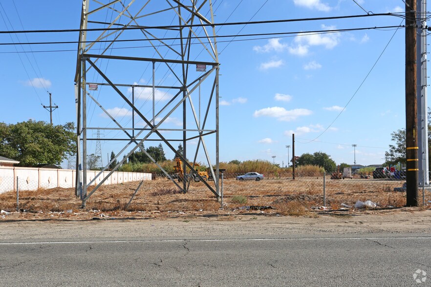 More Photos Of 580 S Airport Way, Manteca Land For Sale