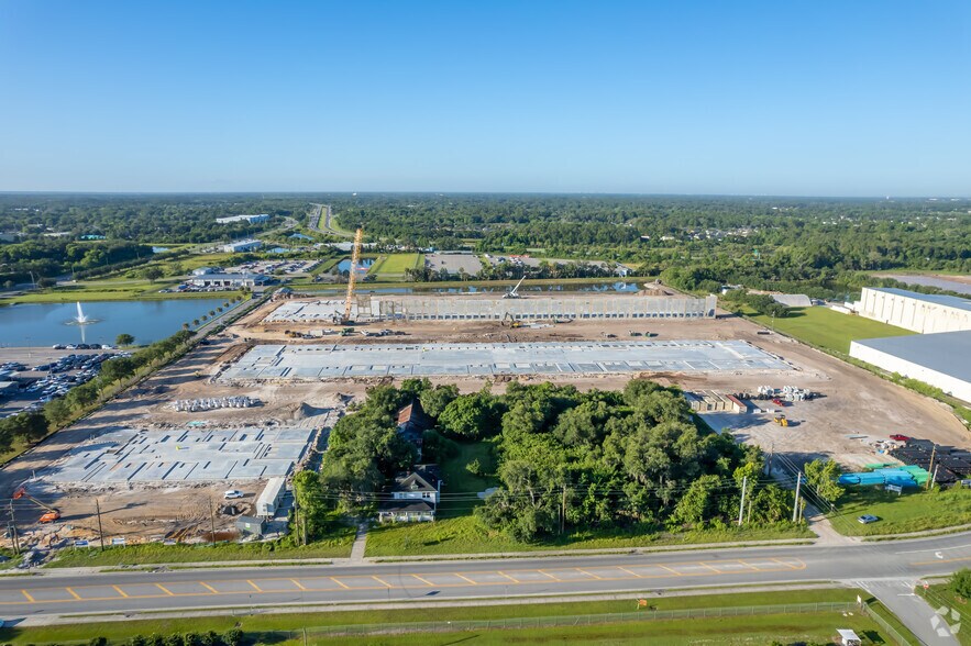 More Photos Of 3221 Butters Way, Sanford Distribution For Lease